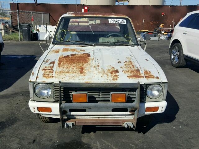 JT4RN34R2B0021924 - 1981 TOYOTA PICKUP 1/2 WHITE photo 9