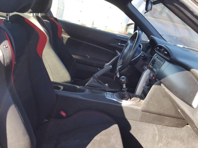 JF1ZNAA12D1714563 - 2013 TOYOTA SCION FR-S ვერცხლისფერი ფოტო 5