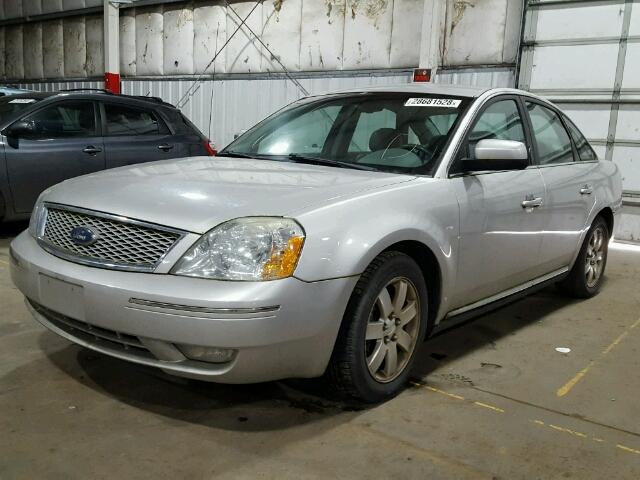 1FAHP24187G160180 - 2007 FORD FIVE HUNDR SILVER photo 2