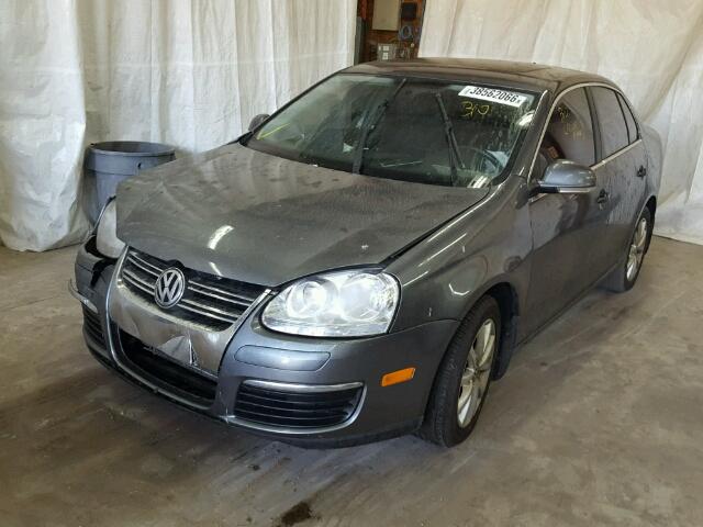 3VWRZ7AJ9AM050968 - 2010 VOLKSWAGEN JETTA GRAY photo 2