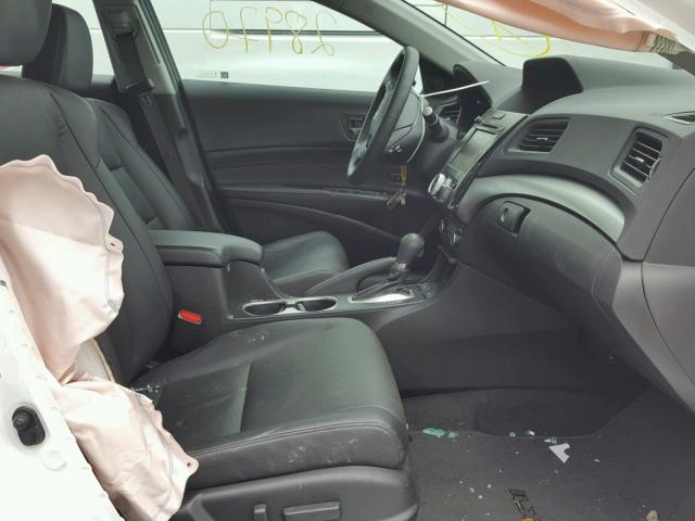 19UDE2F76GA015983 - 2016 ACURA ILX PREMIU WHITE photo 5