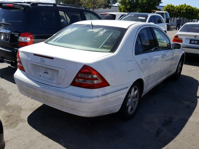 WDBRF61J21F131184 - 2001 MERCEDES-BENZ C 240 WHITE photo 4