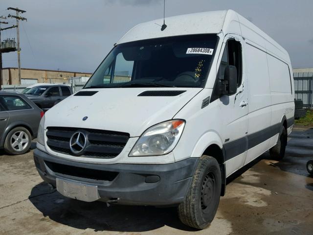 WD3PE8CC2C5723287 - 2012 MERCEDES-BENZ SPRINTER WHITE photo 2