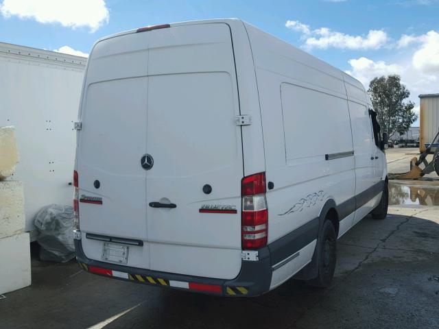 WD3PE8CC2C5723287 - 2012 MERCEDES-BENZ SPRINTER WHITE photo 4