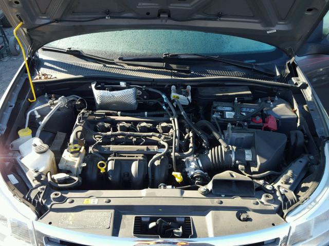 1FAHP3FN4AW286717 - 2010 FORD FOCUS SE GRAY photo 7