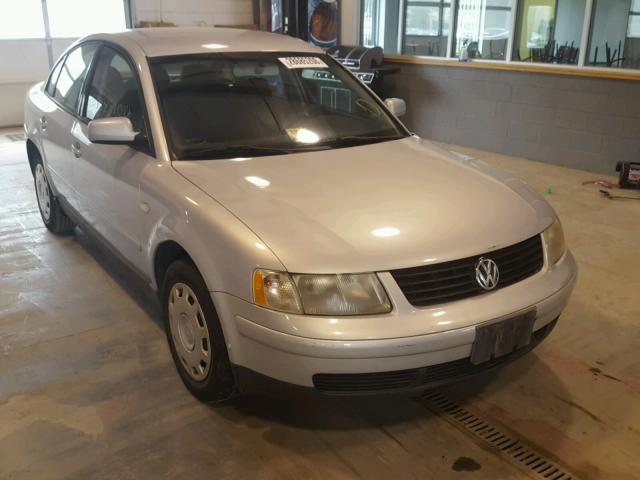 WVWAC63B31P026175 - 2001 VOLKSWAGEN PASSAT GLS SILVER photo 1