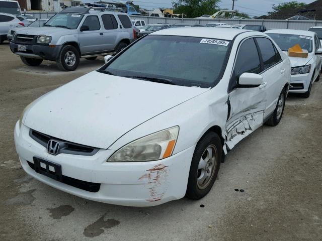 JHMCM56363C011165 - 2003 HONDA ACCORD LX WHITE photo 2