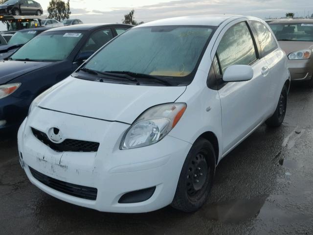 JTDJT903395235955 - 2009 TOYOTA YARIS WHITE photo 2