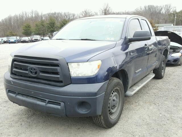 5TFRM5F14BX024630 - 2011 TOYOTA TUNDRA DOU BLUE photo 2