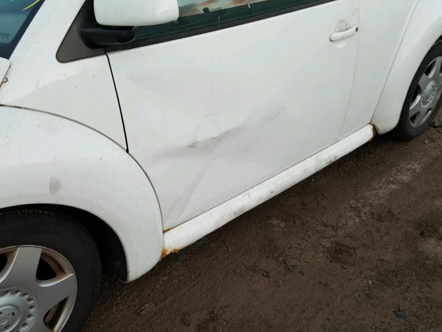 3VWBB61C4WM014761 - 1998 VOLKSWAGEN NEW BEETLE 白色 照片 9