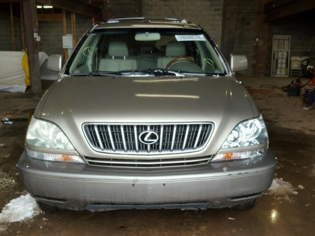 JTJHF10U410224770 - 2001 LEXUS RX 300 GOLD photo 9