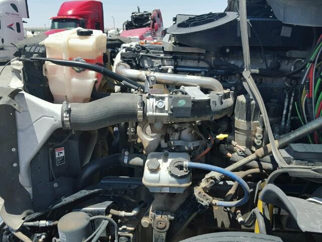 1FUJGLDR7BSBA2761 - 2011 FREIGHTLINER CASCADIA 1 GRAY photo 7