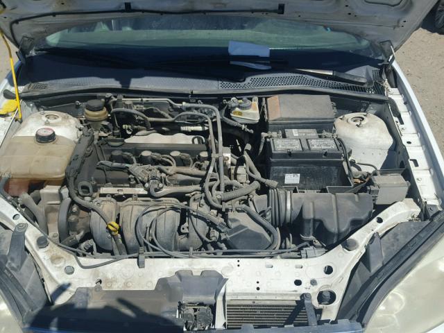 3FAFP37N05R103831 - 2005 FORD FOCUS ZX5 WHITE photo 7