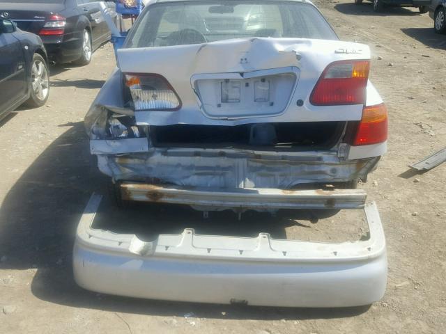 2HGEJ6618YH531042 - 2000 HONDA CIVIC BASE SILVER photo 9