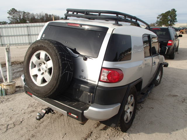 JTEBU11F870021321 - 2007 TOYOTA FJ CRUISER SILVER photo 4