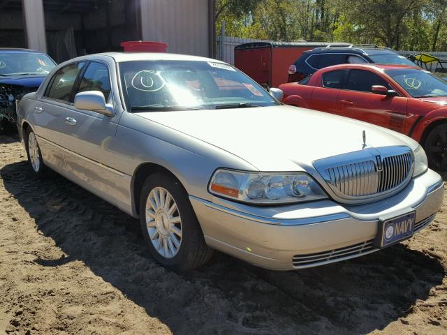 1LNHM83W34Y622083 - 2004 LINCOLN TOWN CAR U SILVER photo 1