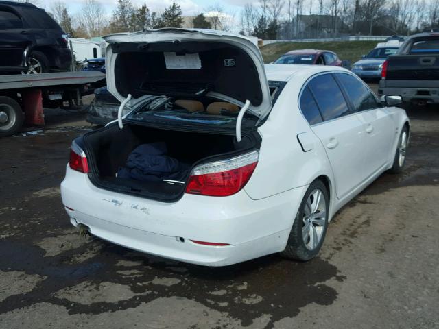 WBANV13559C152420 - 2009 BMW 528 XI WHITE photo 4