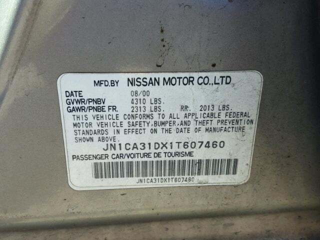 JN1CA31DX1T607460 - 2001 NISSAN MAXIMA GXE WHITE photo 10