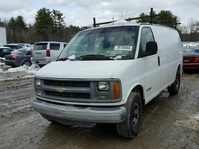 1GCGG25RXW1025827 - 1998 CHEVROLET EXPRESS G2 WHITE photo 2