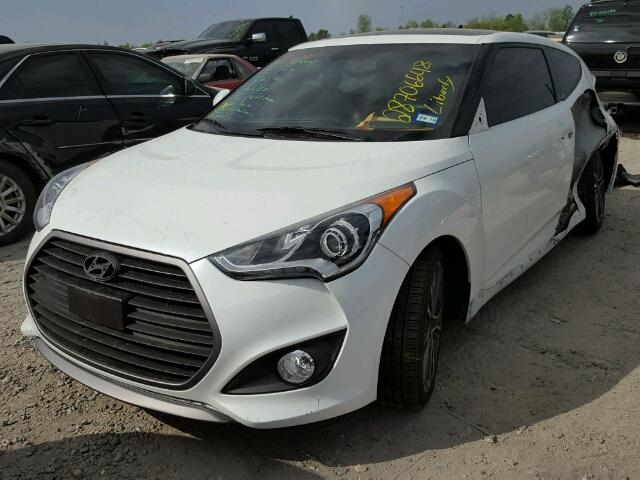 KMHTC6AE4GU295085 - 2016 HYUNDAI VELOSTER T WHITE photo 2