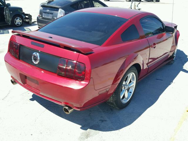 1ZVHT82H385199696 - 2008 FORD MUSTANG GT RED photo 4