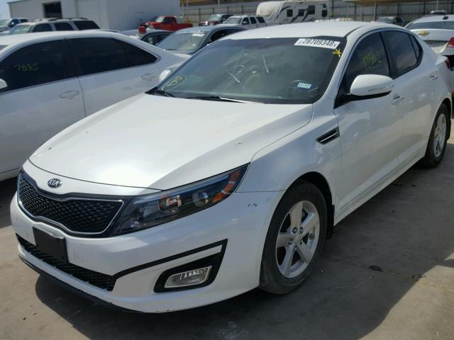 KNAGM4A78F5655926 - 2015 KIA OPTIMA LX WHITE photo 2