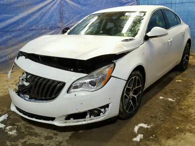 2G4GL5EX6H9106569 - 2017 BUICK REGAL SPOR WHITE photo 2