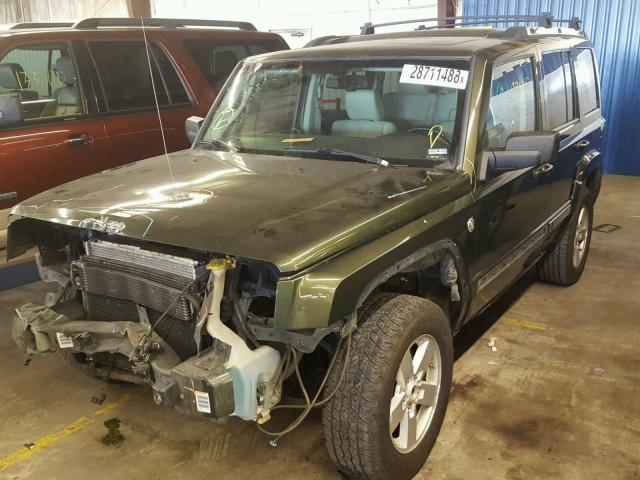 1J8HG58266C252014 - 2006 JEEP COMMANDER GREEN photo 2