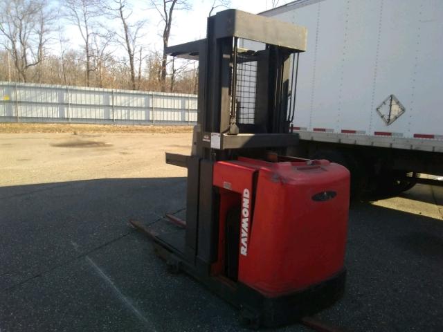 F0EAS196BD16731 - 1996 RAYM FORKLIFT RED photo 1