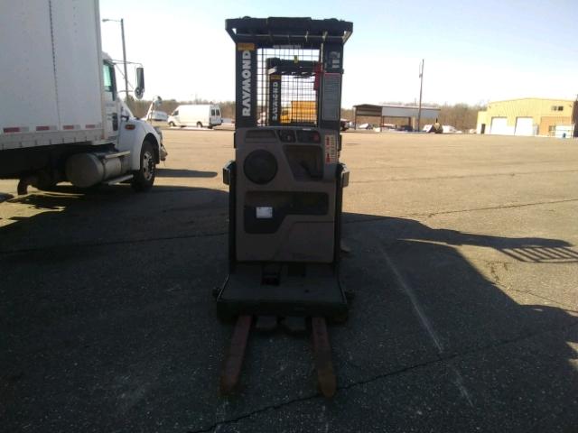 F0EAS196BD16731 - 1996 RAYM FORKLIFT RED photo 5