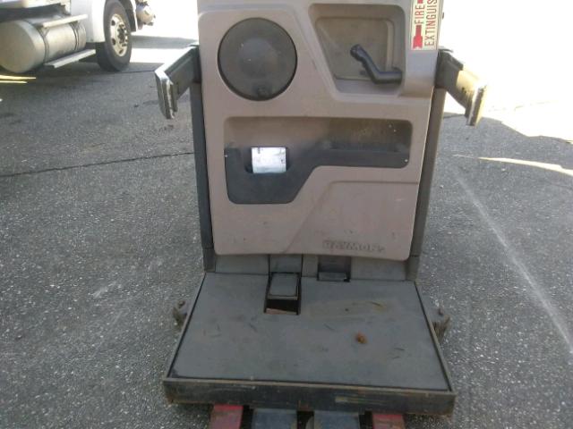 F0EAS196BD16731 - 1996 RAYM FORKLIFT 红色 照片 9