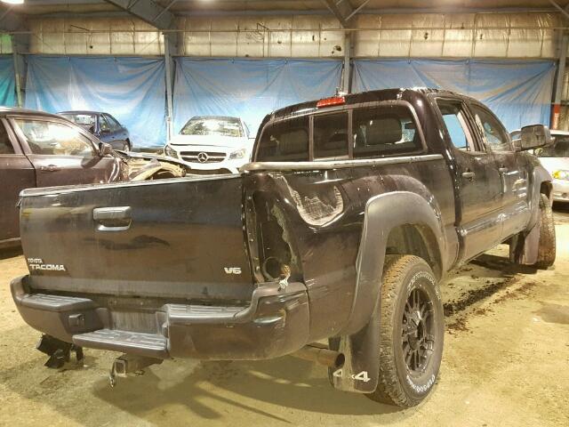 5TFMU4FN2EX020989 - 2014 TOYOTA TACOMA DOU BLACK photo 4