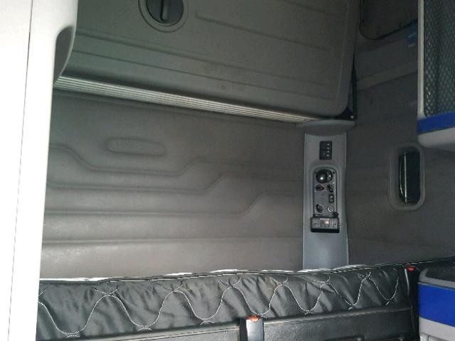 1FUJA6CV86PW54037 - 2006 FREIGHTLINER CONVENTION WHITE photo 6