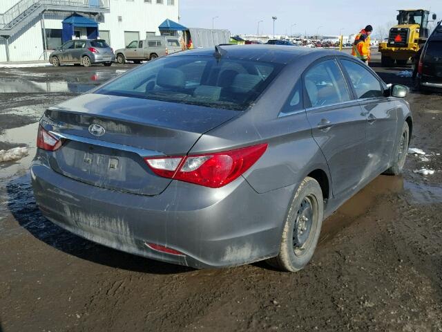 5NPEB4AC4BH107462 - 2011 HYUNDAI SONATA GLS GRAY photo 4