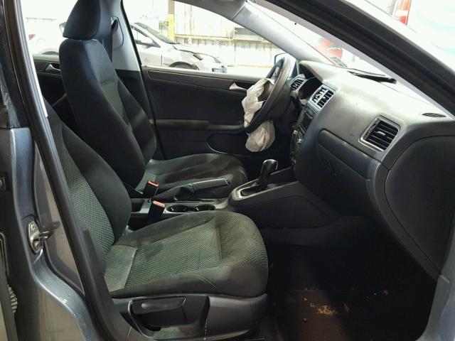 3VW2K7AJ6CM308887 - 2012 VOLKSWAGEN JETTA BASE 灰色 照片 5