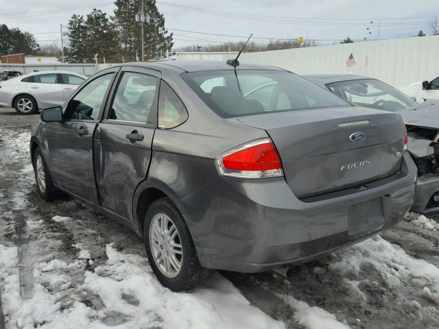 1FAHP3FNXBW123717 - 2011 FORD FOCUS SE GRAY photo 3