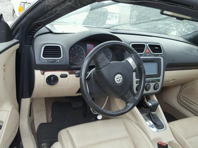 WVWFA71F29V014047 - 2009 VOLKSWAGEN EOS LUX 黑色 照片 9