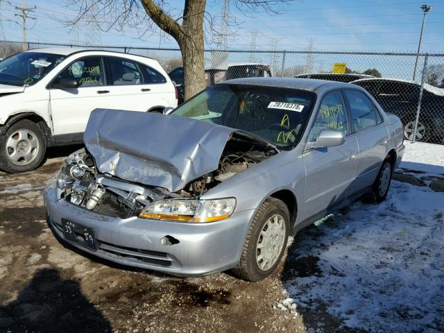 JHMCG56421C019518 - 2001 HONDA ACCORD LX SILVER photo 2