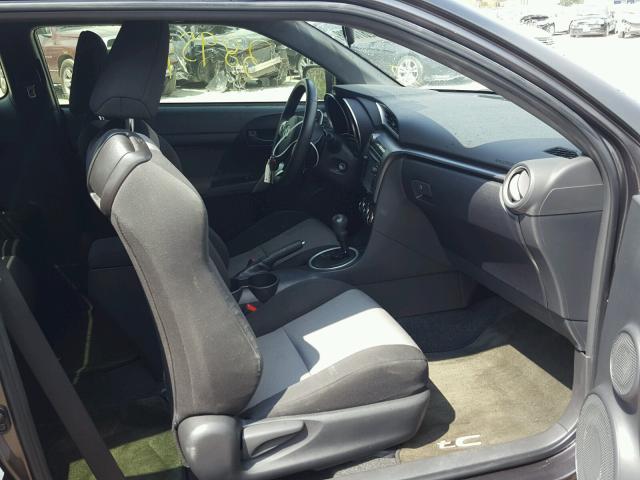 JTKJF5C71FJ004191 - 2015 TOYOTA SCION TC 灰色 照片 5