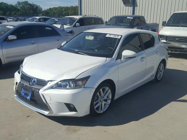 JTHKD5BH5H2302508 - 2017 LEXUS CT 200 WHITE photo 2