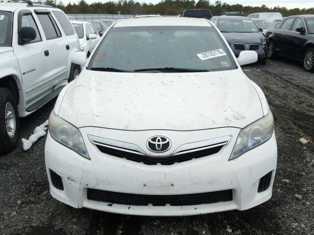 4T1BB3EKXAU112549 - 2010 TOYOTA CAMRY HYBR WHITE photo 9