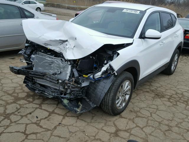 KM8J23A42HU391573 - 2017 HYUNDAI TUCSON SE WHITE photo 2