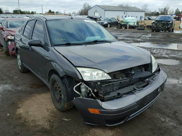 1FAFP34N45W292663 - 2005 FORD FOCUS ZX4 GRAY photo 1