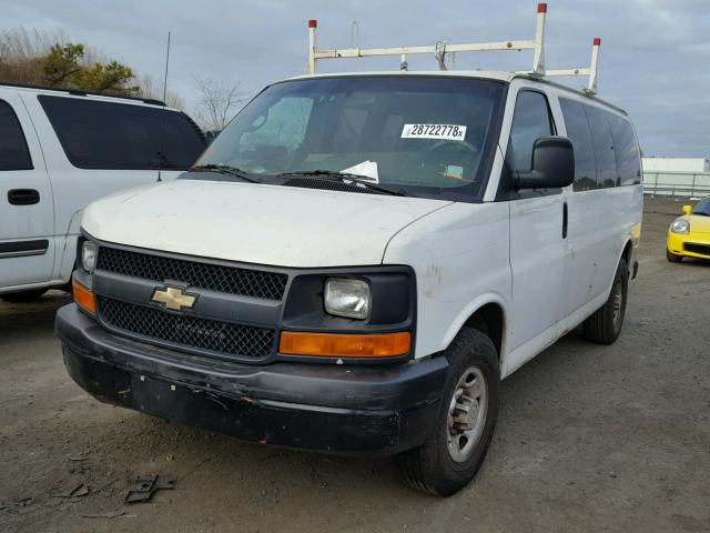 1GAZGPDG5A1177540 - 2010 CHEVROLET EXPRESS G2 WHITE photo 2