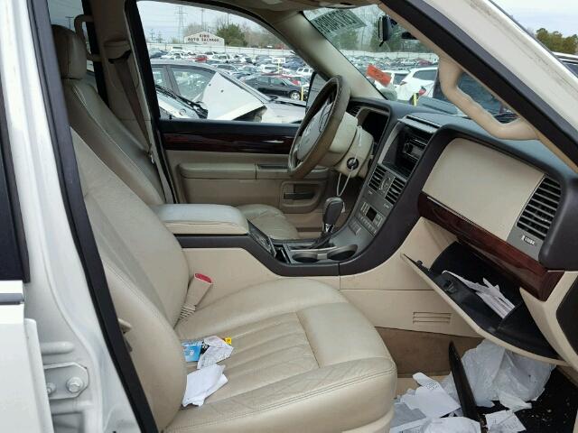 5LMEU88H33ZJ15672 - 2003 LINCOLN AVIATOR 白色 照片 5