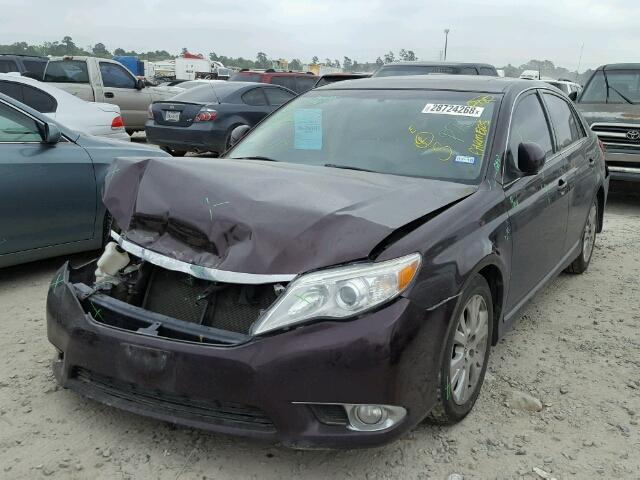 4T1BK3DBXBU384215 - 2011 TOYOTA AVALON BAS PURPLE photo 2