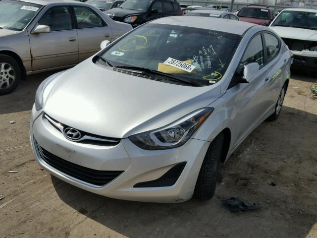 5NPDH4AE5GH736294 - 2016 HYUNDAI ELANTRA SE SILVER photo 2