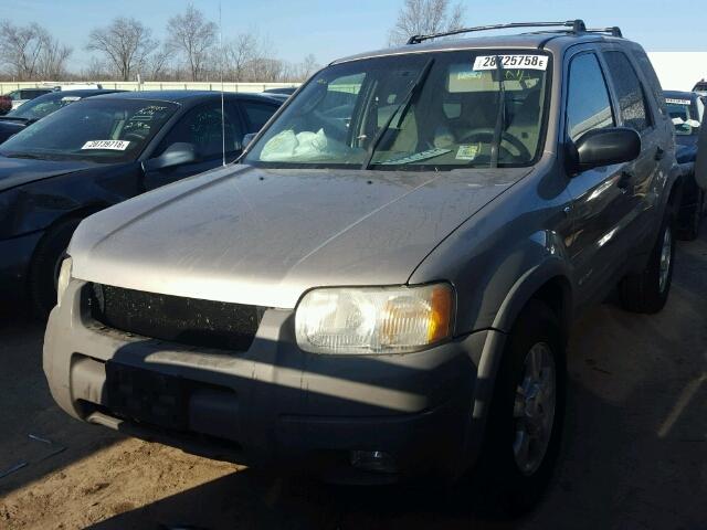 1FMYU03181KB50693 - 2001 FORD ESCAPE XLT SILVER photo 2