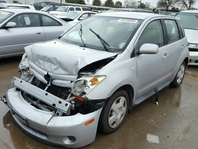 JTKKT624540045498 - 2004 TOYOTA SCION XA SILVER photo 2