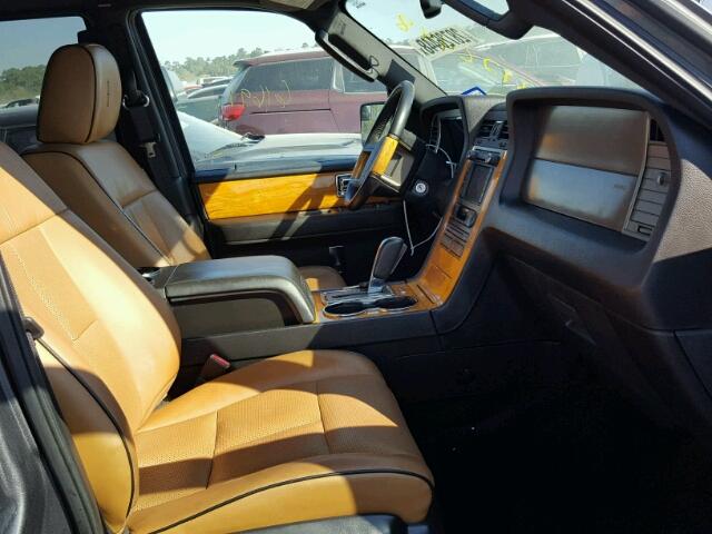 5LMJJ2H56EEL02747 - 2014 LINCOLN NAVIGATOR ნაცრისფერი ფოტო 5